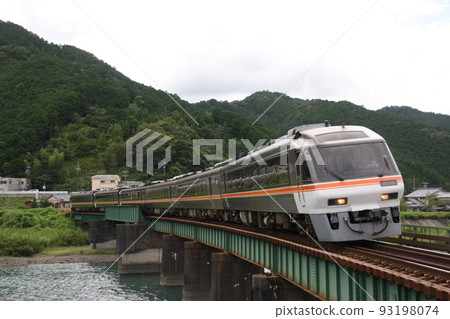 系列 Kiha 85 Nanki 前往名古屋 93198074