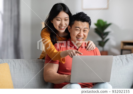 Loving chinese spouses shopping on Internet from home Loving chinese spouses shopping on Internet from home 93202155