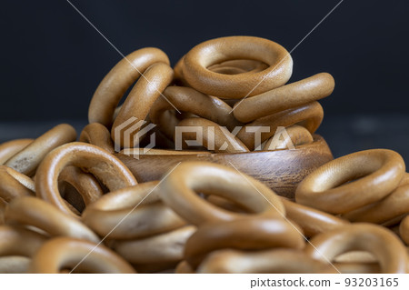 a large amount of traditional snacks round cracknel a large amount of traditional snacks round cracknel 93203165