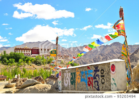 印度最北端的未開發地區，拉達克的皮安修道院和石碑 93203494