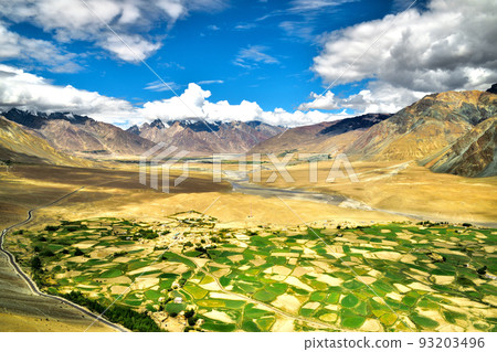 印度最北端的未開發地區，Stonde Monastery 和 Zanskar Valley 93203496