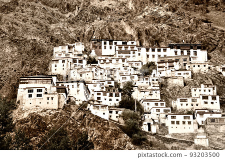 印度最北端的未開發地區，贊斯卡地區的卡魯沙修道院 93203500