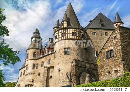 Burresheim Castle is a medieval castle...-照片素材（圖片） [93204147] - PIXTA圖庫