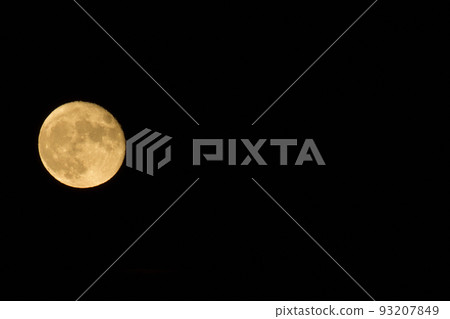 北斗市白州町月齡15.4 8月16日玫瑰色月(位置:左中) 北斗市白州町月齡15.4 8月16日玫瑰色月(位置:左中) 93207849