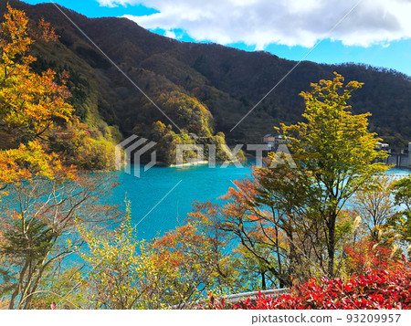 美麗的鈷藍壩湖 美麗的鈷藍壩湖 93209957