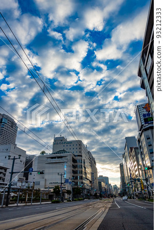 [Hiroshima City] Scenery with streetcar Streets near Kamiya-cho tram stop 93212333