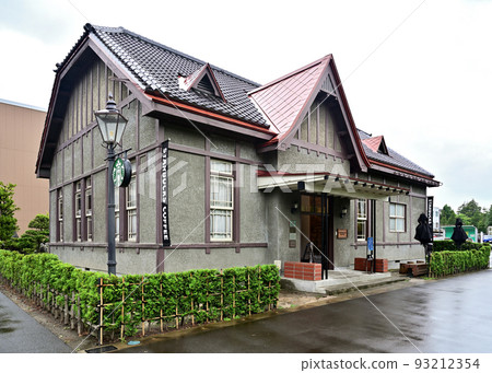 Former 8th Division Commander's Residence (Hirosaki City Mayor's Official Residence) Hirosaki City, Aomori Prefecture Former 8th Division Commander's Residence (Hirosaki City Mayor's Official Residence) Hirosaki City, Aomori Prefecture 93212354
