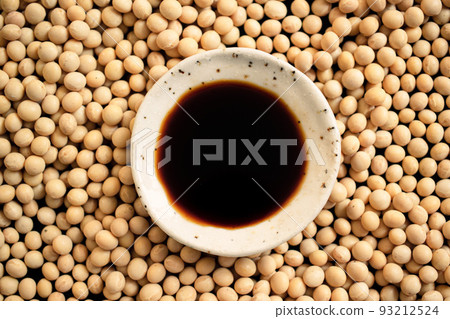 Soy sauce (top view) Soy sauce (top view) 93212524