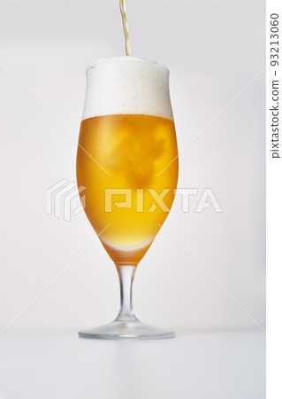 beer glass white background 93213060