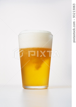 beer glass white background 93213063