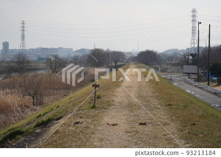 wide riverbed 93213184