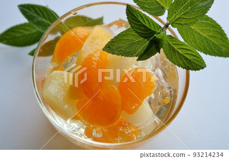 果凍薄荷葉非常適合甜點 93214234