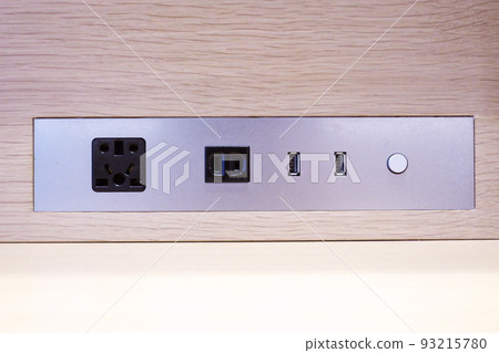 Embedded USB outlet 93215780