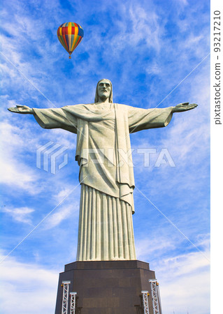 rio landmark christ statue on corcovado 93217210