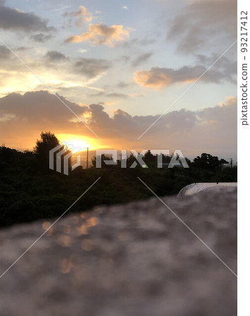 從酒店看日出 從酒店看日出 93217412