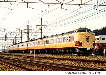 2006 Series 489 L 特快 Raicho 在東海道本線運行 93217949