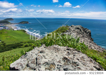 夏天伊坦基山的地平線和岩石 夏天伊坦基山的地平線和岩石 93219004