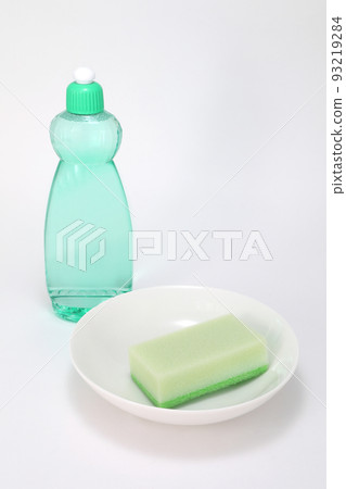 Detergent and sponge Detergent and sponge 93219284