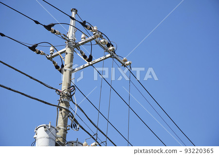 藍天和電線 93220365