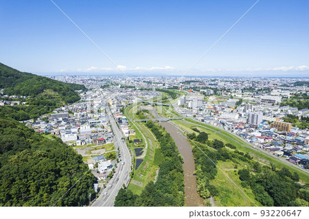 大雨後的札幌南區鳥瞰圖（豐平河水膨脹） 93220647