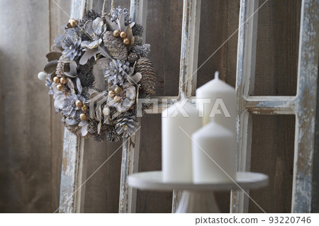 Christmas image of Christmas wreath and candles Christmas image of Christmas wreath and candles 93220746