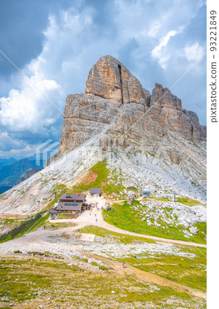 Averau Mountain and Rifugio Averau in Dolomites Averau Mountain and Rifugio Averau in Dolomites 93221849