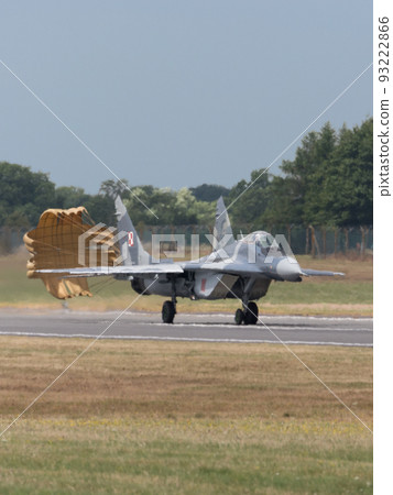 波蘭空軍 MiG-29 示範隊著陸 波蘭空軍 MiG-29 示範隊著陸 93222866