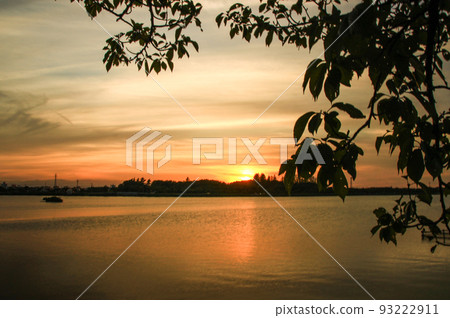 Evening of Isanuma where the sky color changes every moment 93222911