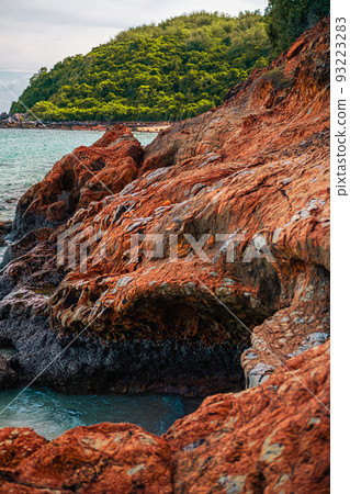 Red cave at Thong lang beach at Larn island (Koh Larn). Beautiful of sea at Chonburi, Thailand. Red cave at Thong lang beach at Larn island (Koh Larn). Beautiful of sea at Chonburi, Thailand. 93223283