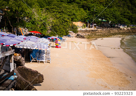 Sangwan Beach at Larn island (Koh Larn). Beautiful of sea at Chonburi, Thailand. Sangwan Beach at Larn island (Koh Larn). Beautiful of sea at Chonburi, Thailand. 93223323