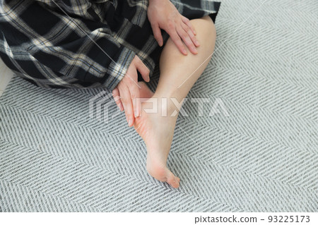 女性客廳腳跟護理 93225173