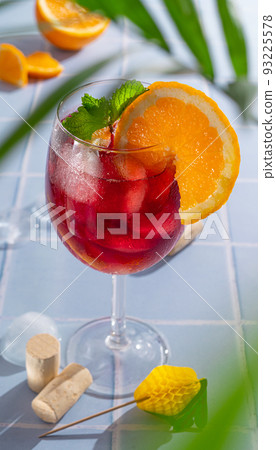 Traditional Spanish summer refreshing drink, cocktail, Tinto de verano. 93225578