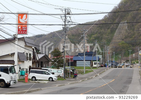 北海道島卷 圓形郵筒的風景（精工瑪特島卷店） 93229269