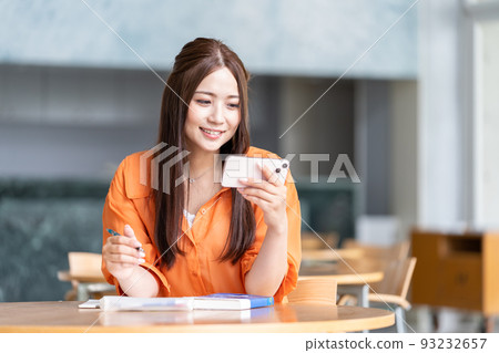 大學生 93232657