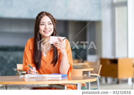 大學生 93232658