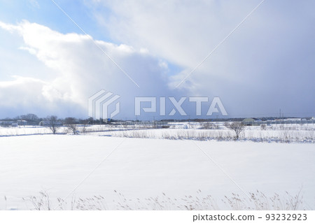 Scenery of the Soya Main Line from Asahikawa Station to Wakkanai Station in December 2021, Hokkaido Scenery of the Soya Main Line from Asahikawa Station to Wakkanai Station in December 2021, Hokkaido 93232923