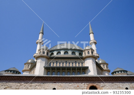 Taksim mosque 93235300