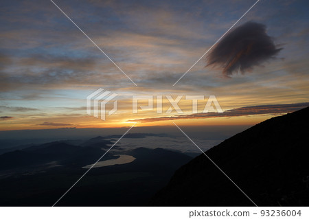 Sunrise from near the 8th station of Mt. Fuji Sunrise from near the 8th station of Mt. Fuji 93236004
