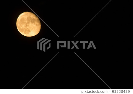 Hakushu-cho, Hokuto City, August 16.4 Rosy standing moon (Position: upper left) 93238429