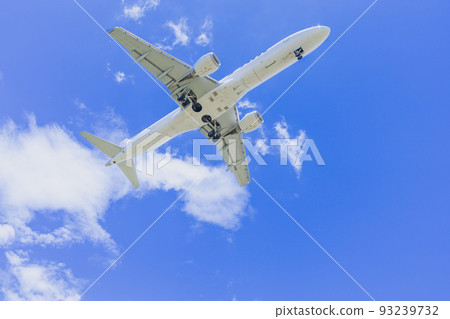 “飛機”巴西航空工業公司 E190(E-Jet) “飛機”巴西航空工業公司 E190(E-Jet) 93239732