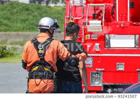 救援人員和受害者 93241507