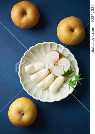 Pears served on a plate (Kosui) Pears served on a plate (Kosui) 93242826