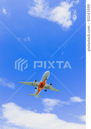 "Airplane" Airbus Airbus A320 (A320ceo Family) "Airplane" Airbus Airbus A320 (A320ceo Family) 93243899