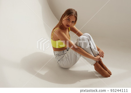 Woman Style And Fashion. Beautiful Sexy Model Girl In Stylish Fashionable Clothes 93244111