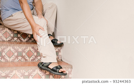 Man hand massage physiotherapy leg is sore and numb, exhausted, tingling. Man hand massage physiotherapy leg is sore and numb, exhausted, tingling. 93244363