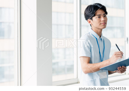 做筆記的男性照料者 做筆記的男性照料者 93244559