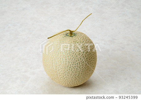 Sweet and delicious muskmelons Beautifully meshed melons are used as gifts Sweet and delicious muskmelons Beautifully meshed melons are used as gifts 93245399