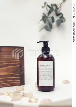 Body lotion layout on white background 93246236