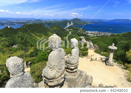 [Hiroshima Prefecture] Innoshima Bridge seen from Mt. Shirataki (Onomichi Innoshima Gohyaku Rakan) 93248032