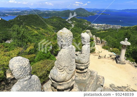 [Hiroshima Prefecture] Innoshima Bridge seen from Mt. Shirataki (Onomichi Innoshima Gohyaku Rakan) 93248039